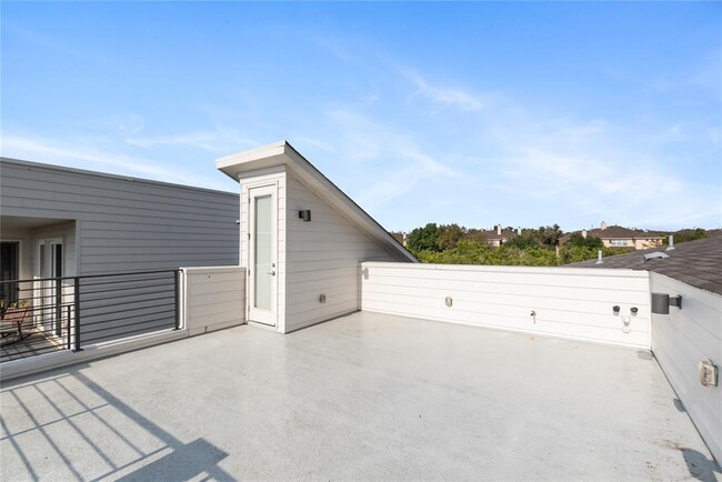 Building Photo - 7913 Floracita Ln