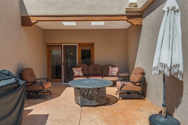 Building Photo - 6416 Sage Point Ct NE
