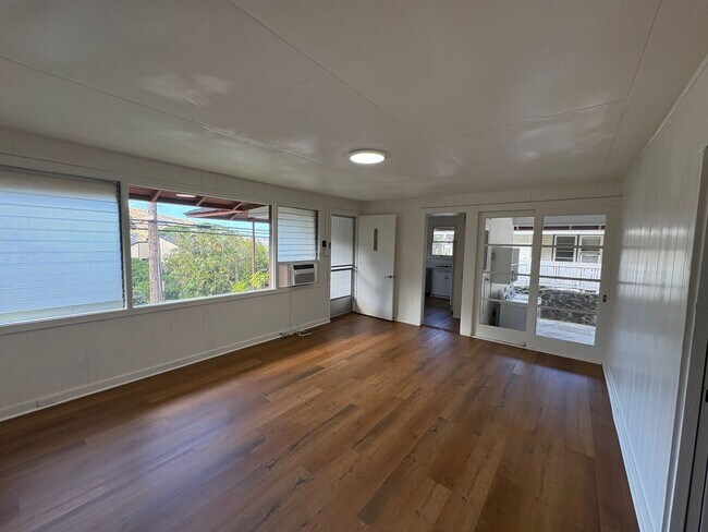 Building Photo - Charming 3 bedroom, 1 bath home in Manoa!