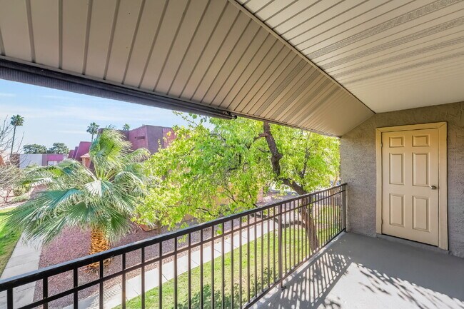 Building Photo - Guard Gated Community - 2 bedroom and 1 bathroom, Upstairs Unit Private Balcony Over looking Park...