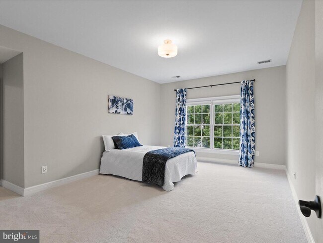 Building Photo - 904 Locust St