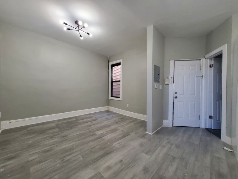 135 W 54th St 3 - 133 W 54th St