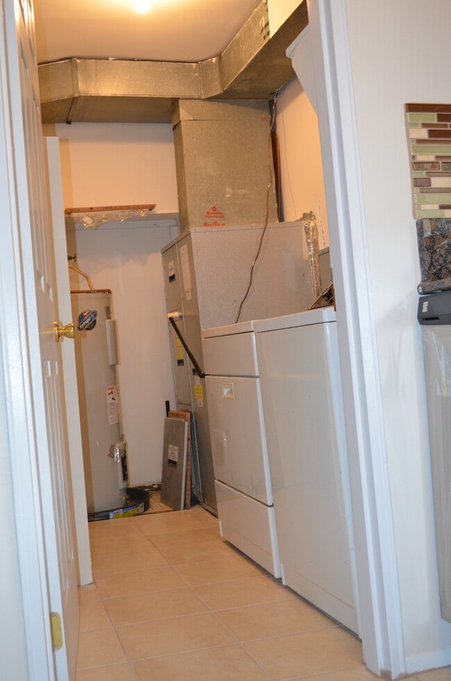 Building Photo - 4600B Acton Ct