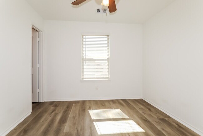 Building Photo - 25523 Pitchfork Ranch Pl