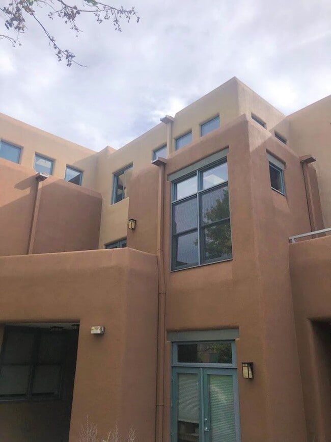 Building Photo - 1012 Marquez Pl