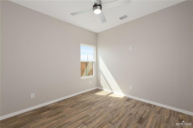 Building Photo - 4216 Walnut Ave