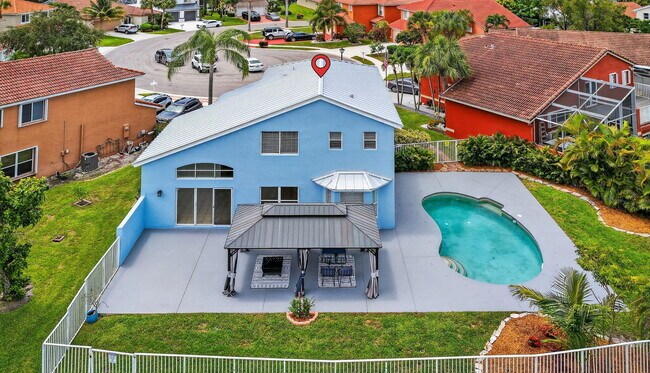 Building Photo - 8225 Pelican Harbour Dr