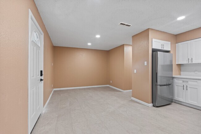 Building Photo - 6713 Biggs Ct