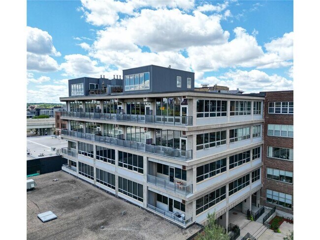 Building Photo - 901 N 3rd St