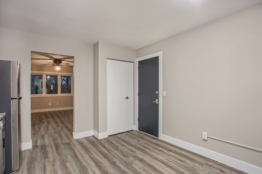 Building Photo - 174 S Fremont St NE