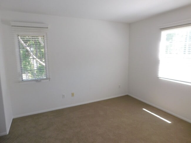 Building Photo - Beautiful detached home in Quail Hill. 2 M...