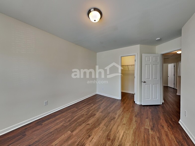 Building Photo - 2321 King Malcolm Ln