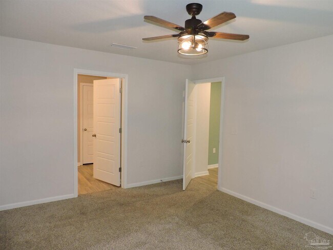 Building Photo - 5903 Laurel Oak Dr