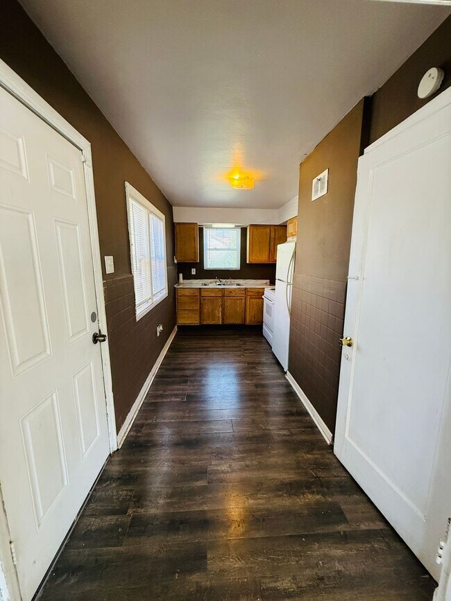 Building Photo - Spacious 3 Bedroom Rental!