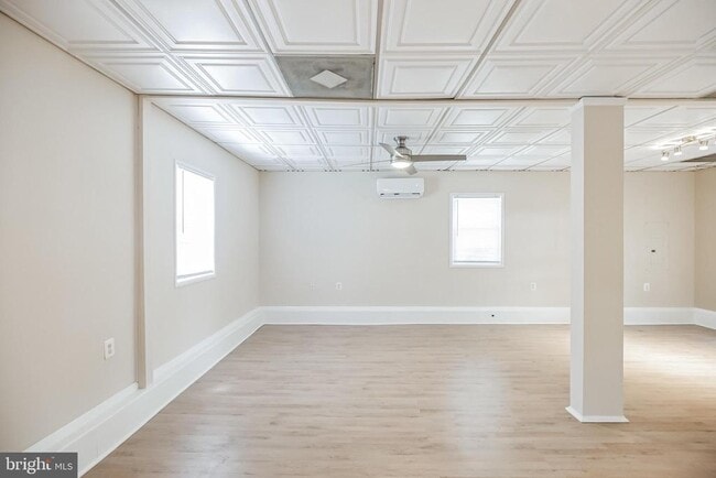 Building Photo - 808 Monroe Ave