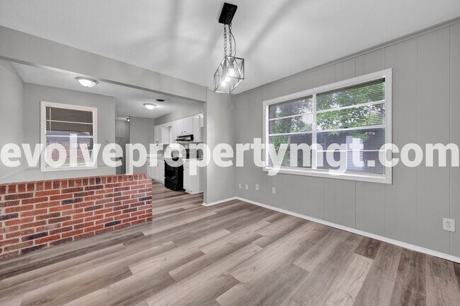 Building Photo - 3782 Marty St