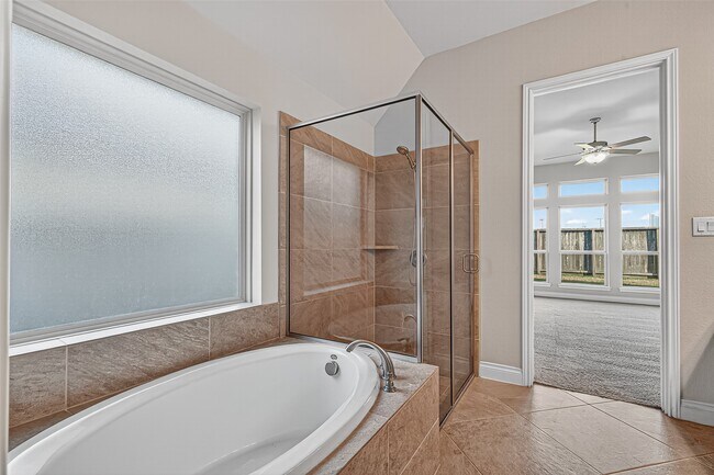 Building Photo - 28015 Castle Park Ln