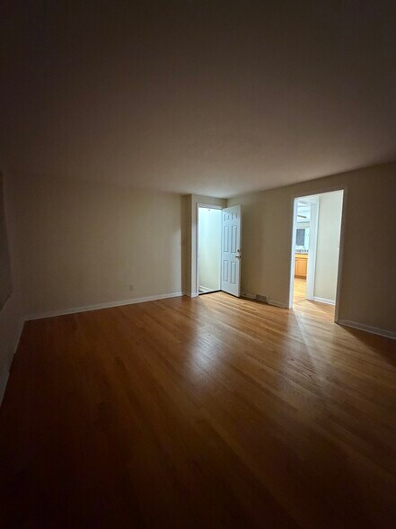 Building Photo - 1514 Caleb Ave