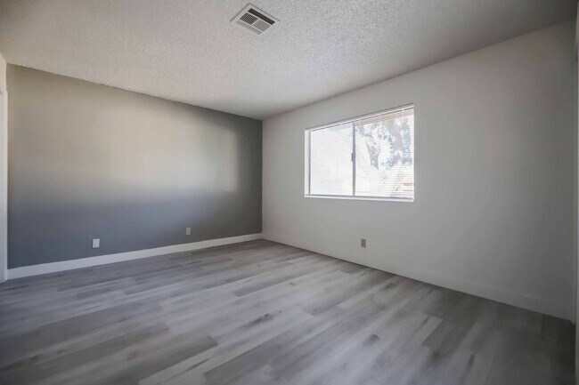 Building Photo - FULLY Remodeled 3-Bedroom Townhouse