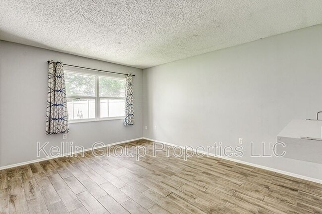 Building Photo - 1419 Persimmon Way