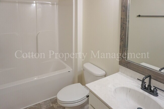 Building Photo - 9343 Cassadine Ct