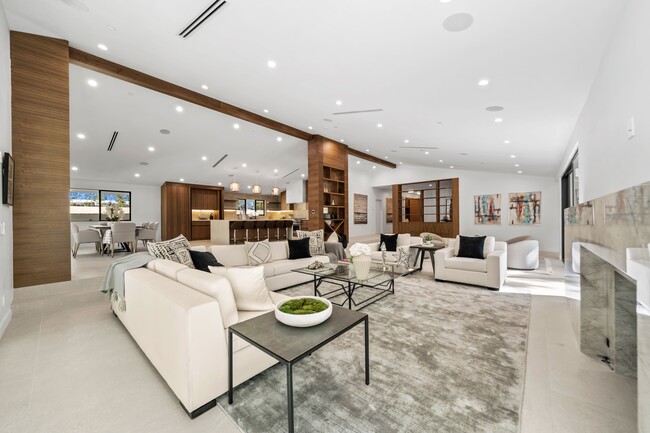 Building Photo - 16105 Clear Oak Dr