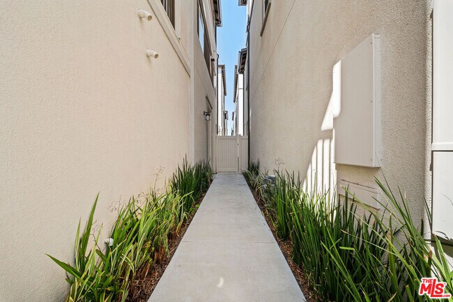 Building Photo - 2413 Little Rock Lane