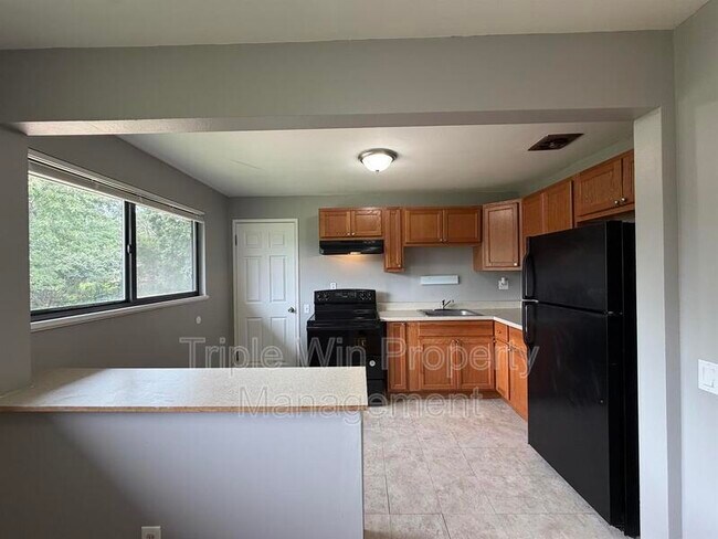 Building Photo - 10319 Varnum Dr