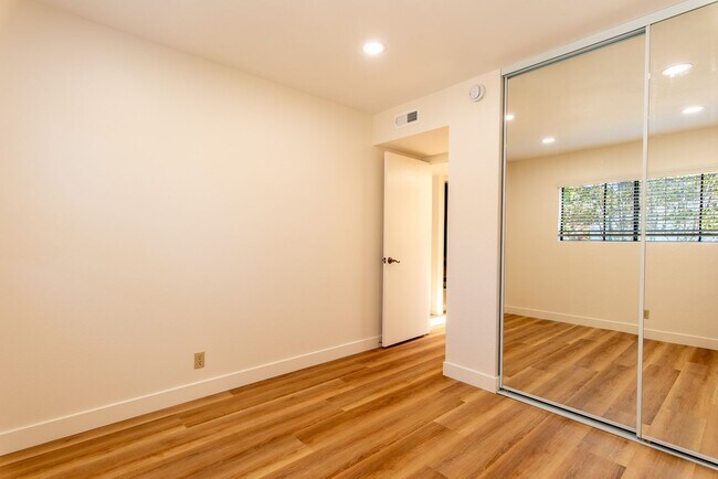 Building Photo - 4478 Via Pasear
