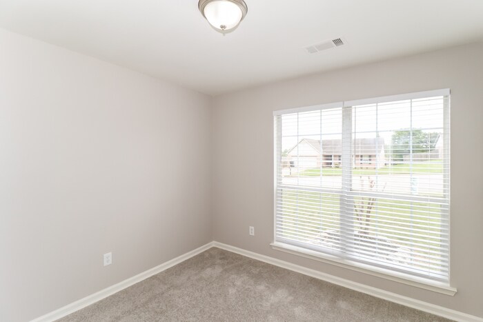 Building Photo - 465 Oakland Hills Dr