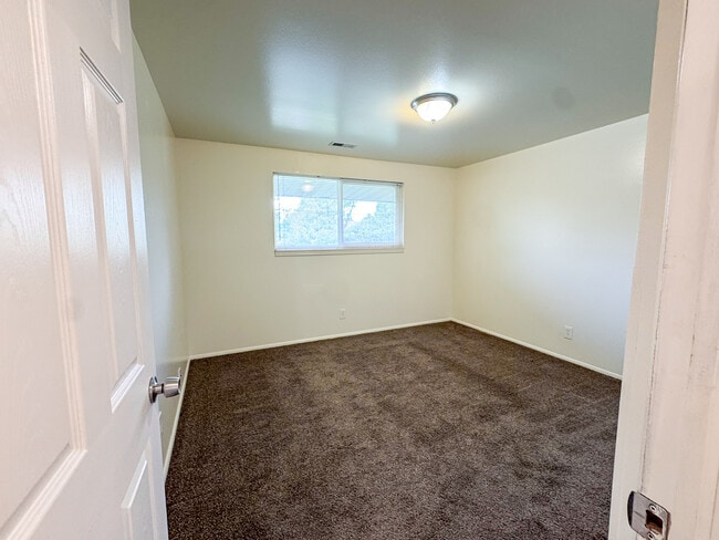 Building Photo - 359 S 150 W