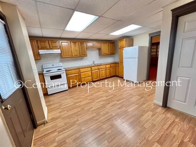 Building Photo - 3 bedroom apartment near Campus, Park St (local shops/food) and St James Hospital!