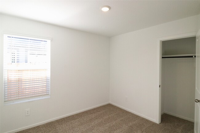 Building Photo - 14320 Leafy Willow Dr