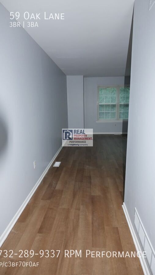 Building Photo - 59 Oak Ln