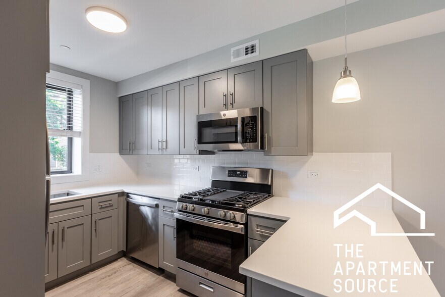 Building Photo - 1135 Oak Ave