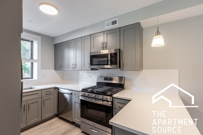 Primary Photo - 1135 Oak Ave