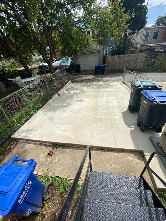 Building Photo - 1723 Lang Pl NE