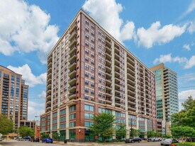 Building Photo - 451 W Huron St