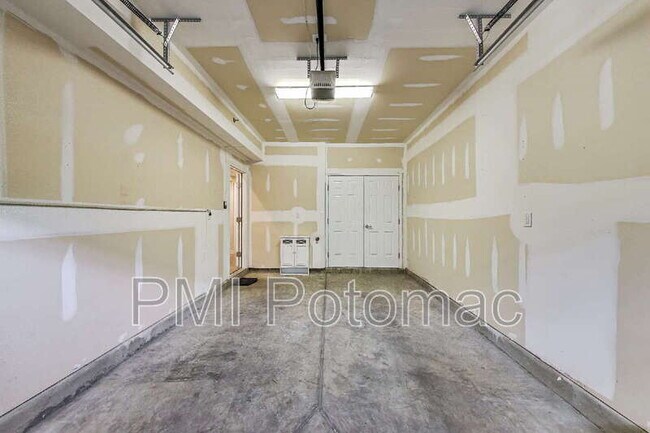 Building Photo - 2133 Little Sorrel Way