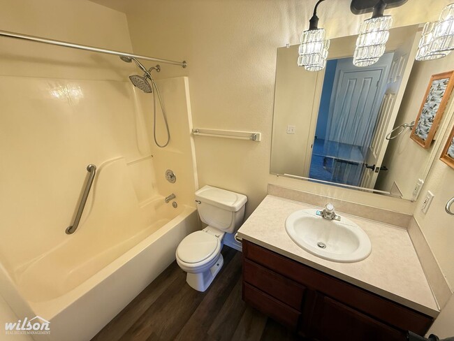 Building Photo - West Valley Rental – 2 Bed, 2 Bath, Large Living Area