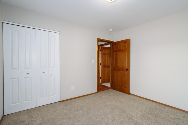 Building Photo - 7146 S 38th St
