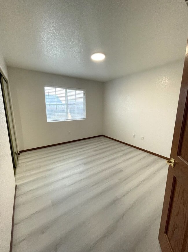 Building Photo - Charming Corner Home Located in North Cal ...