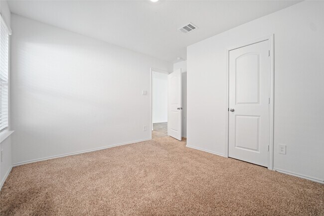 Building Photo - 14634 Cyn Pnes Ln
