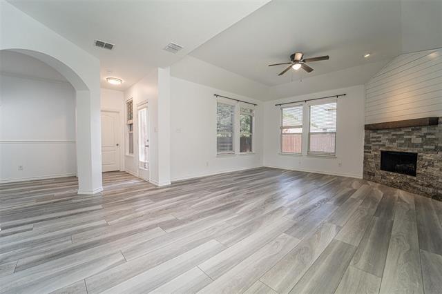 Building Photo - 2741 Sunlight Dr