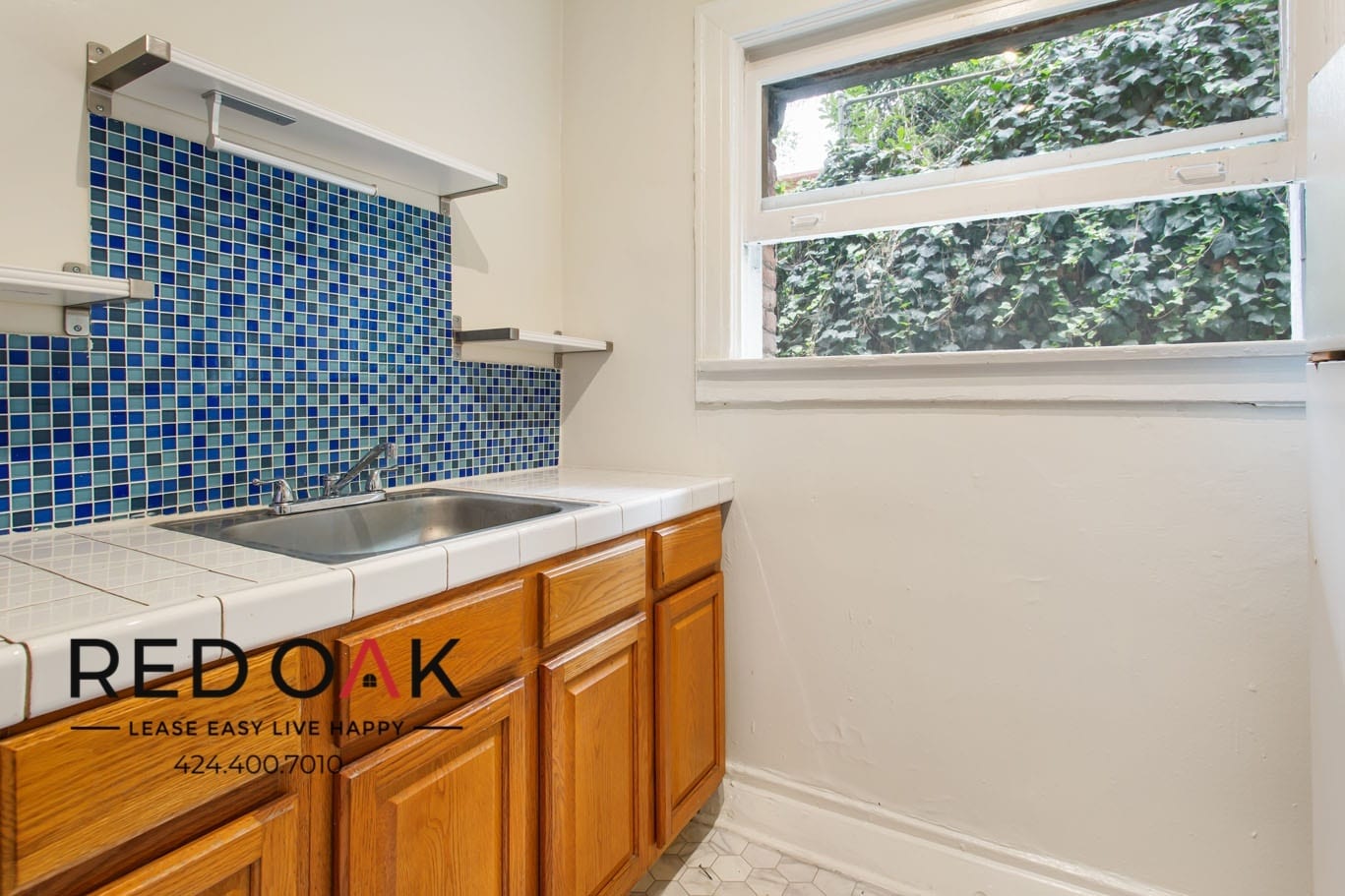 Building Photo - 532 S Coronado St