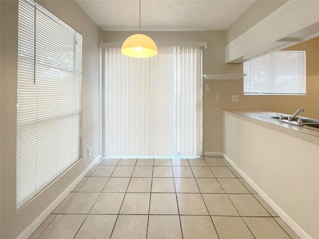 Building Photo - 2809 Parker Ln