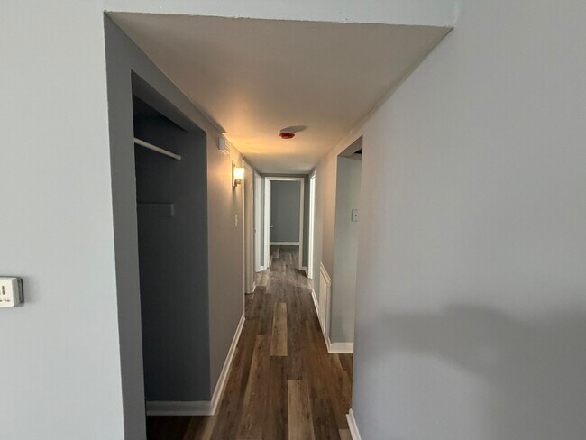 Building Photo - 1582 Bluebird Ln