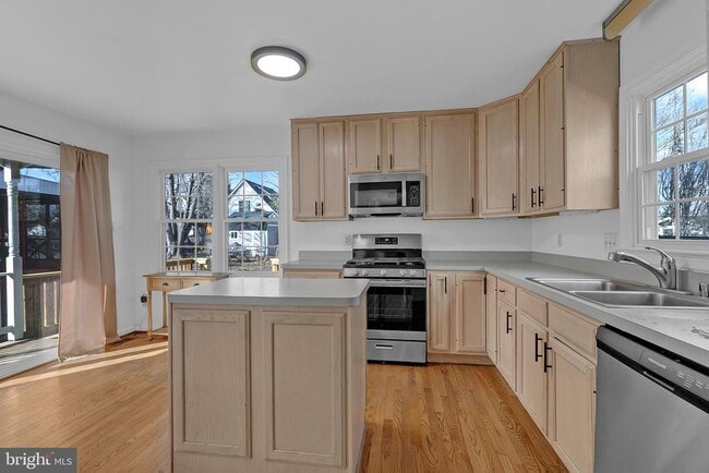 Building Photo - 5617 6th St N