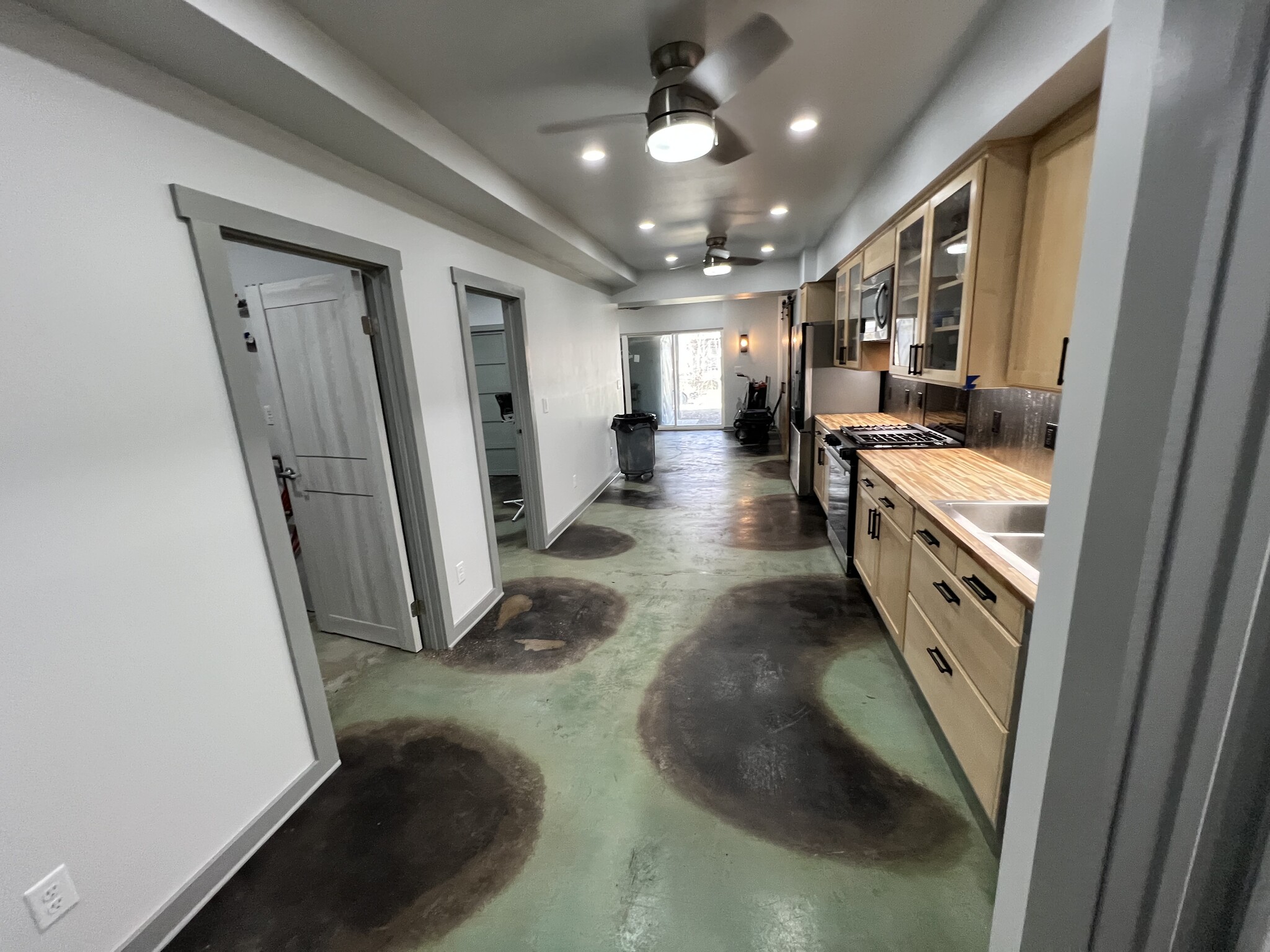 Brand new everything - modern comfort - 3134 Hermina St