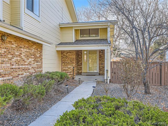 Building Photo - 1383 Briar Cir